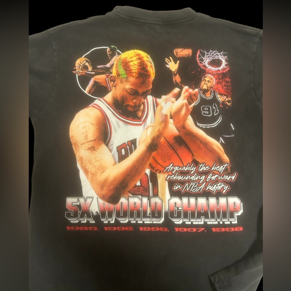 Dennis Rodman vintage T-Shirt
Size small
Runs slightly big